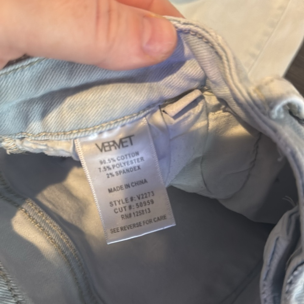 Vervet Stylish Distressed light wash Jeans - Picture 4 of 4